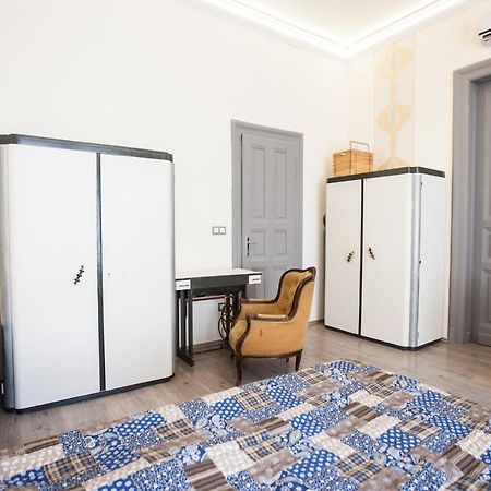 N42 By Small Home Budapest Luaran gambar
