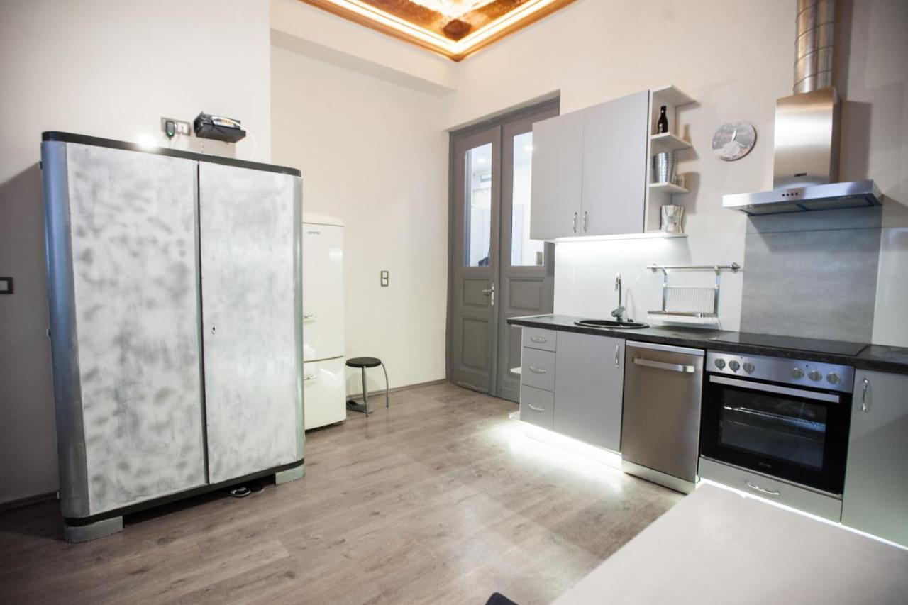 N42 By Small Home Budapest Luaran gambar