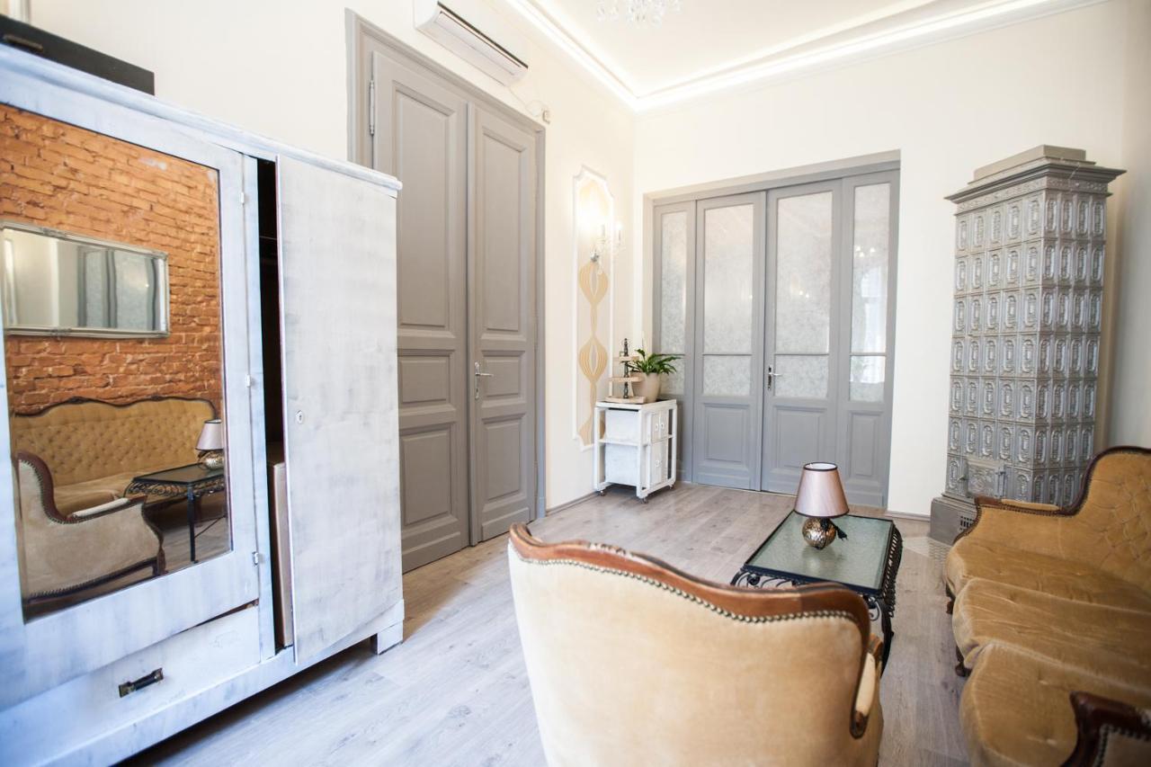 N42 By Small Home Budapest Luaran gambar