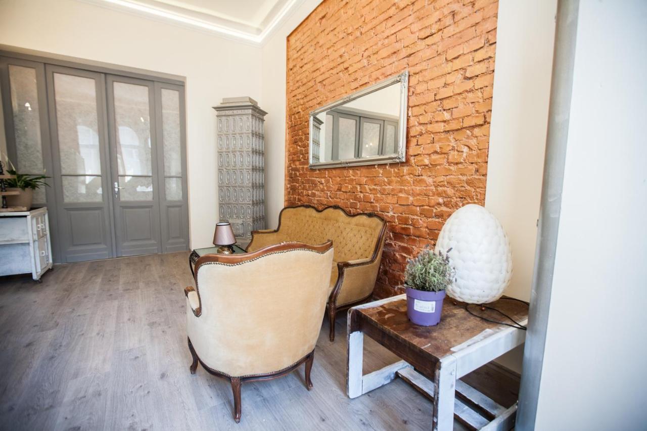 N42 By Small Home Budapest Luaran gambar