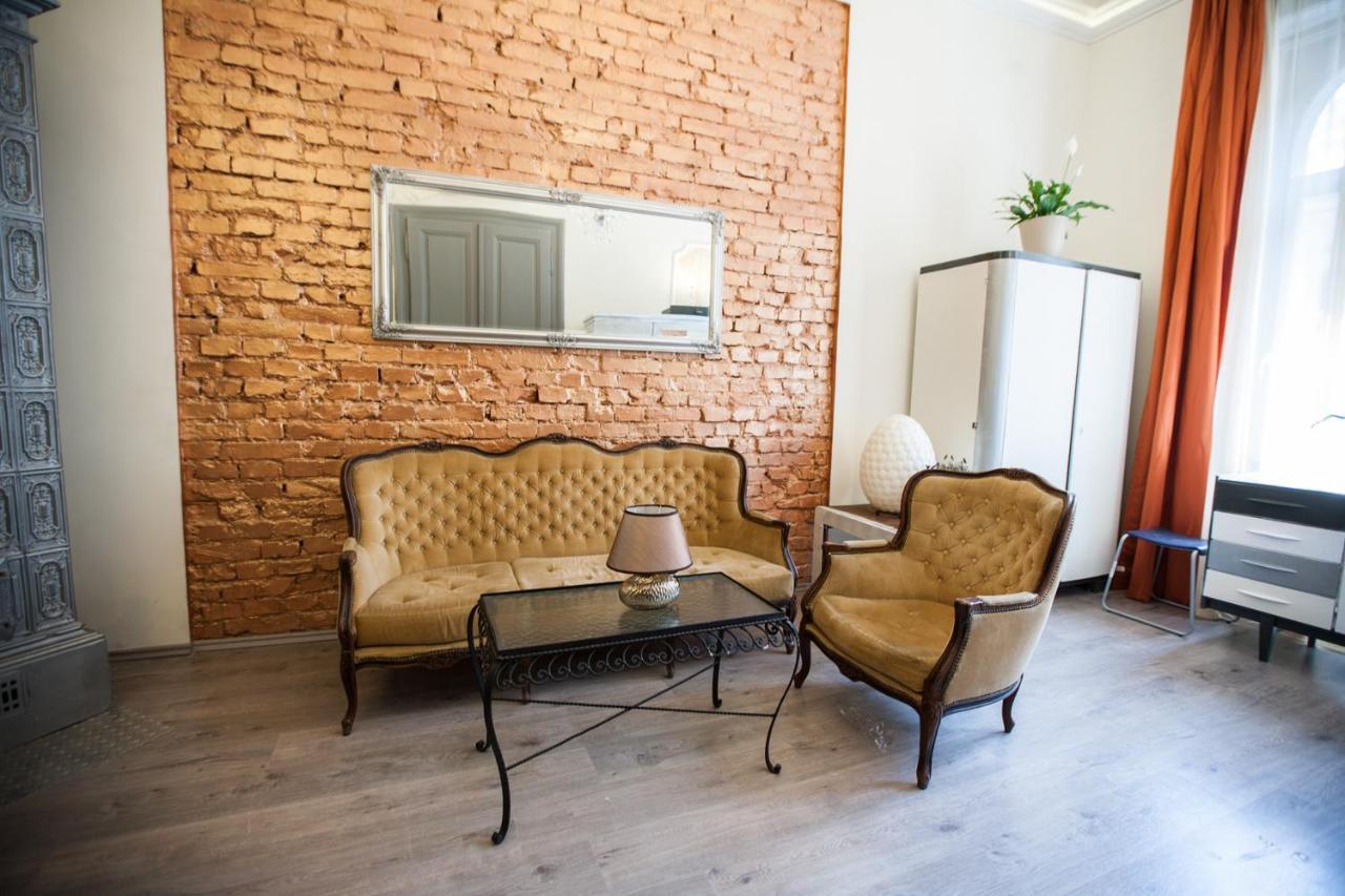 N42 By Small Home Budapest Luaran gambar